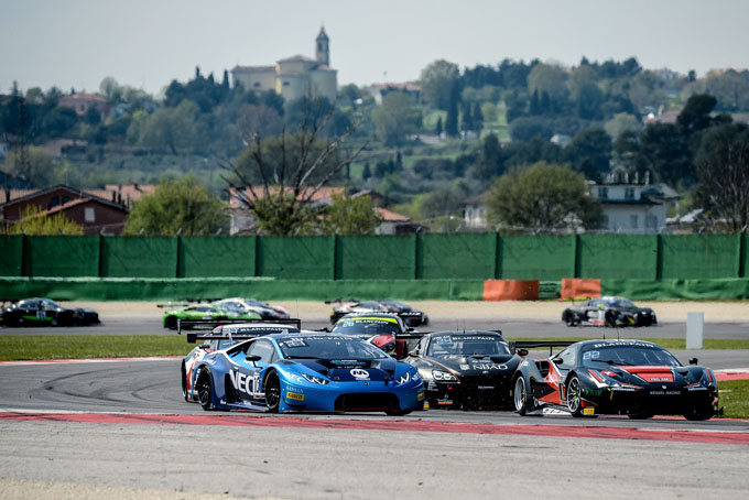 Lamborghini Leusden Stevige strijd op Misano